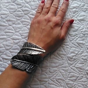 Vintage Feather Cuff bracelet
